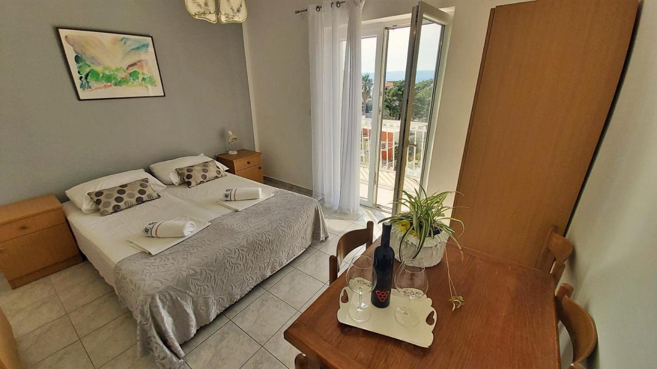 Apartments Mandalinic Omis Exterior photo