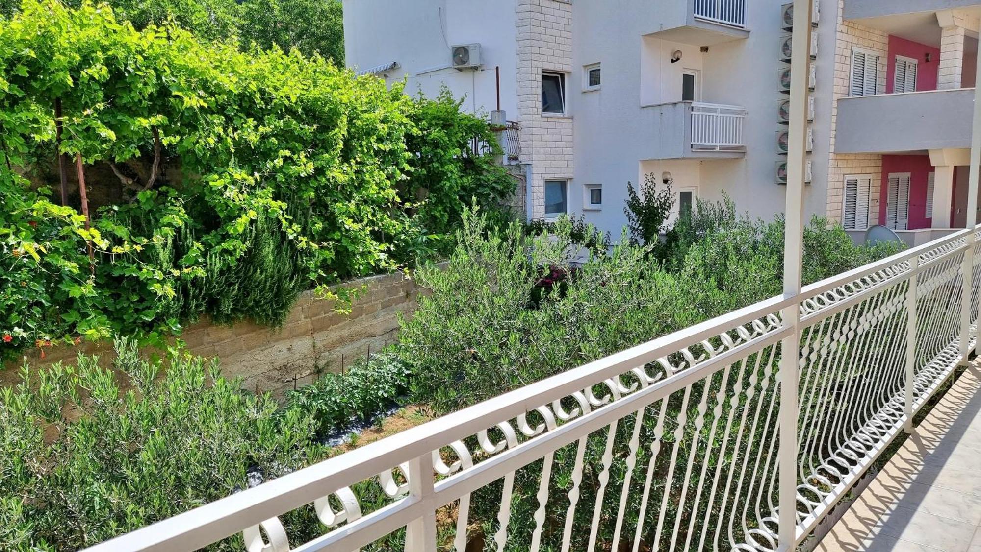 Apartments Mandalinic Omis Exterior photo