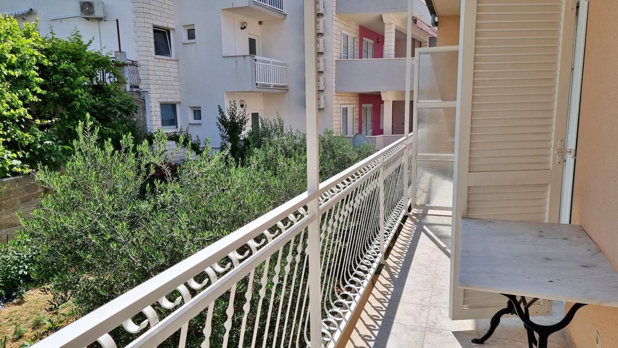Apartments Mandalinic Omis Exterior photo