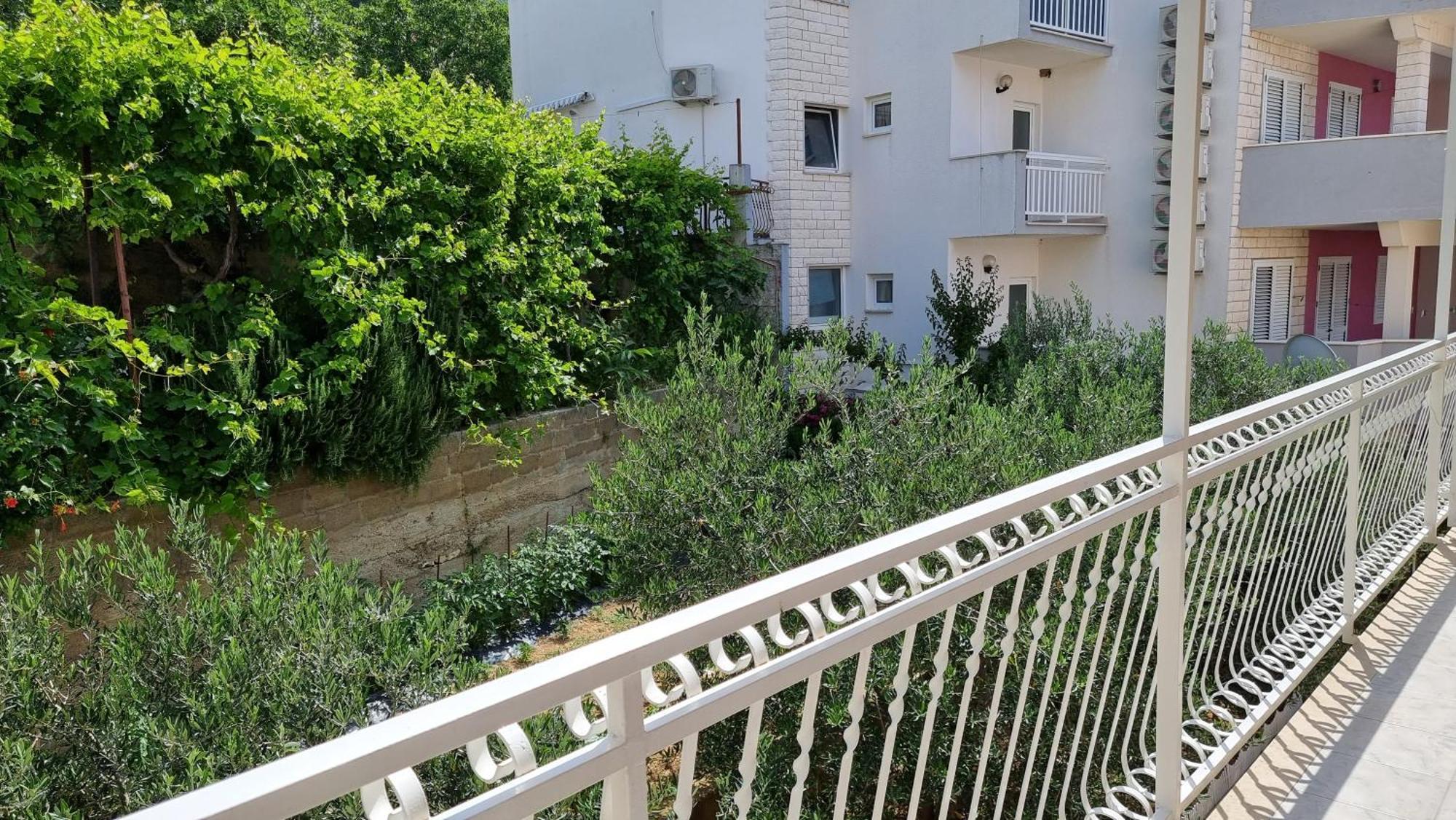 Apartments Mandalinic Omis Exterior photo